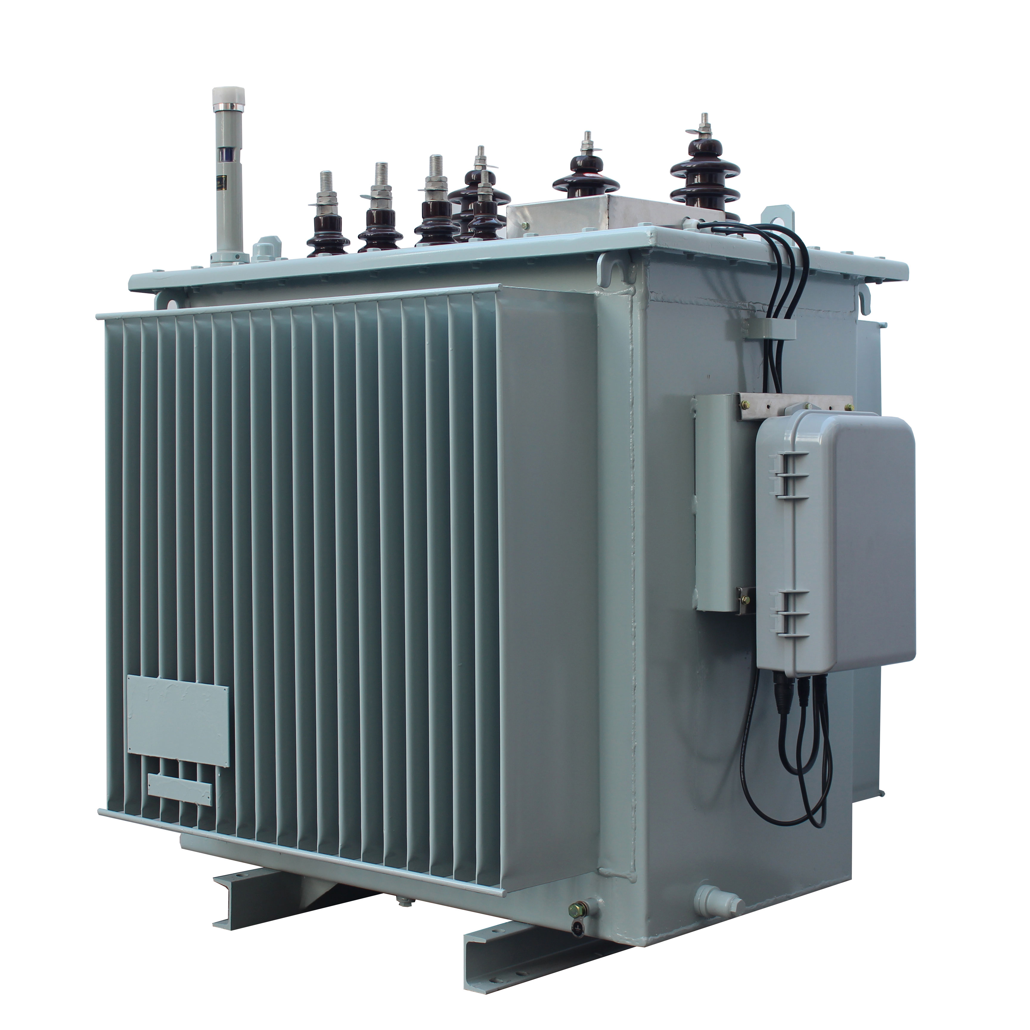 High overload distribution transformers